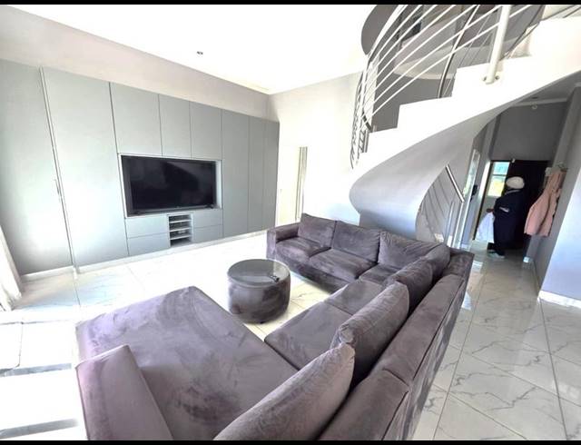 3 BEDROOM PROPERTY TO RENT IN SANDHURST